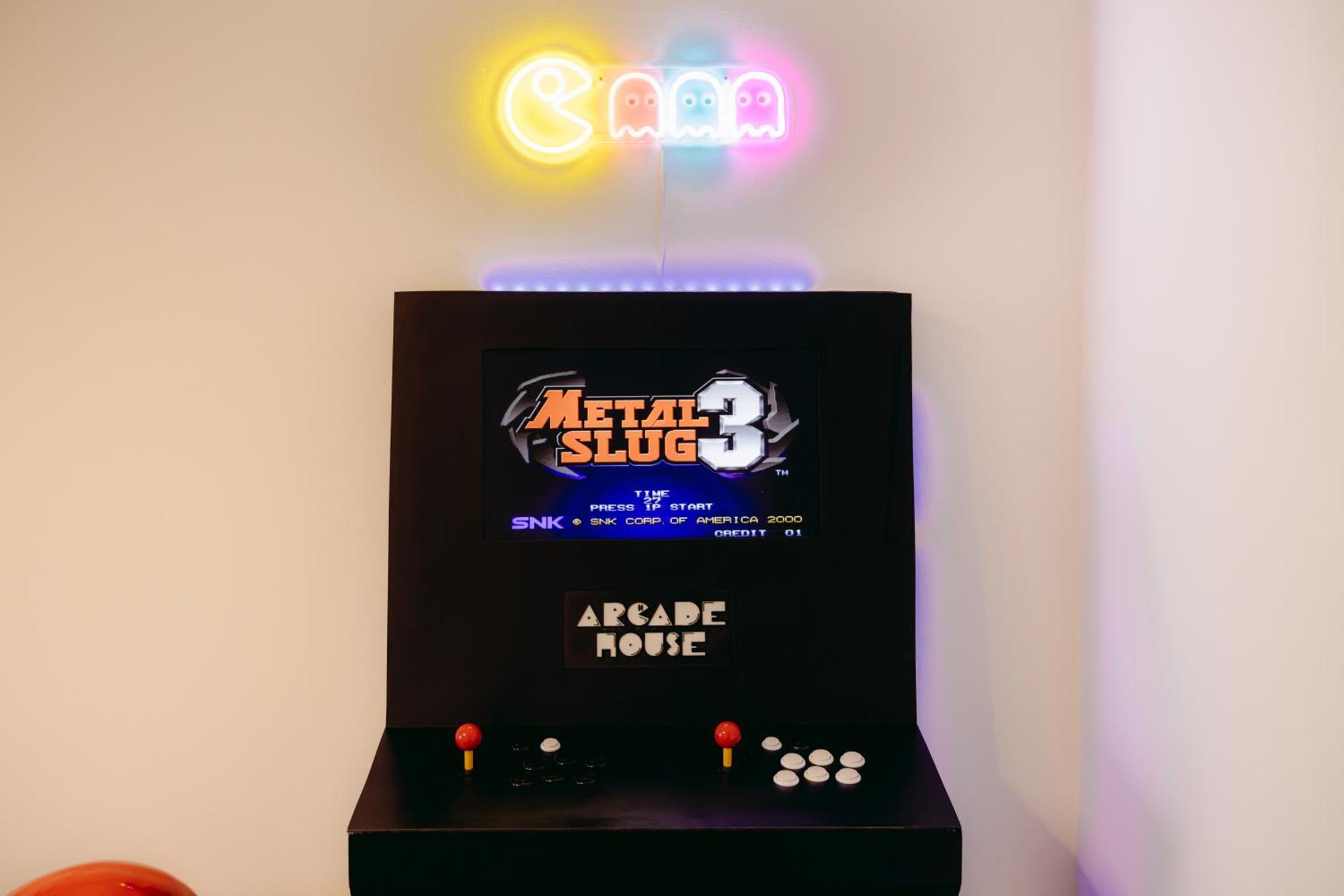 Arcade House Verona Fiera Netflix + Videogame Exteriér fotografie